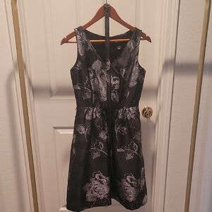 W I B  Elegant Black and Silver Floral Dress